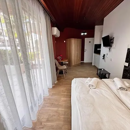 Modern Studio N1 Private Kitchenette And Bathroom Limassol Exterior photo