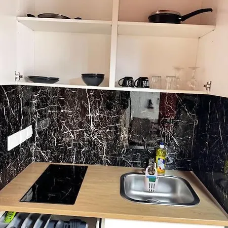 Modern Studio N1 Private Kitchenette And Bathroom Limassol Exterior photo
