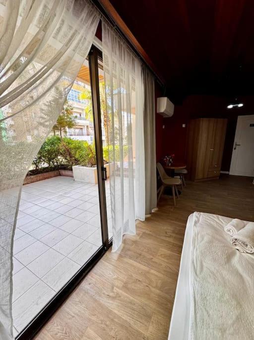 Modern N1 Private Kitchenette And Bathroom * Limassol
